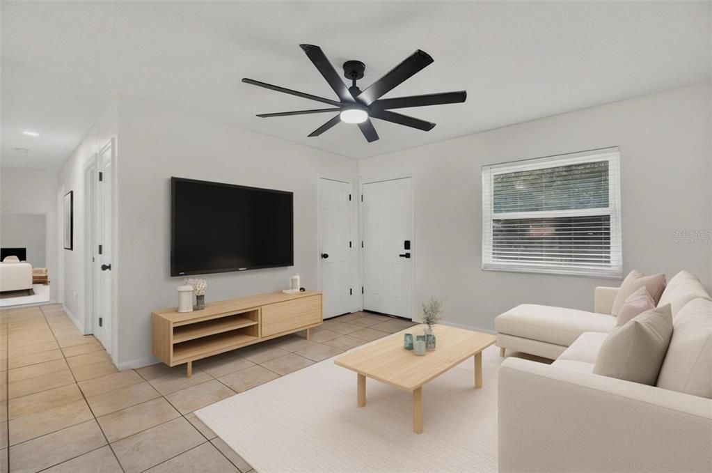 For Sale: $330,000 (3 beds, 1 baths, 999 Square Feet)