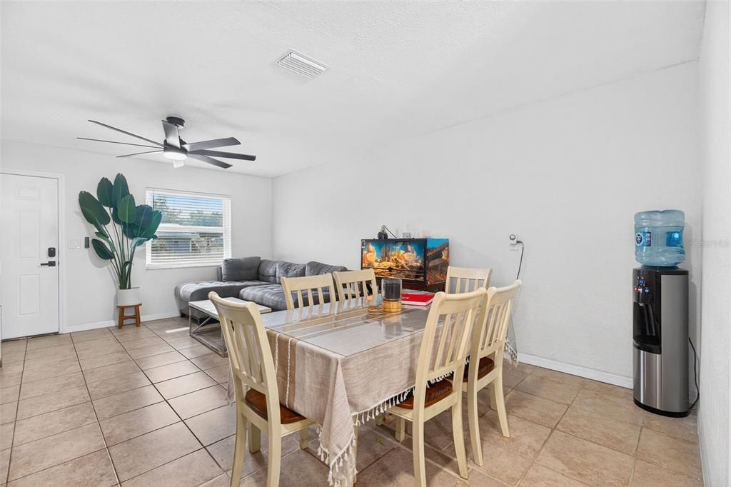 For Sale: $330,000 (3 beds, 1 baths, 999 Square Feet)