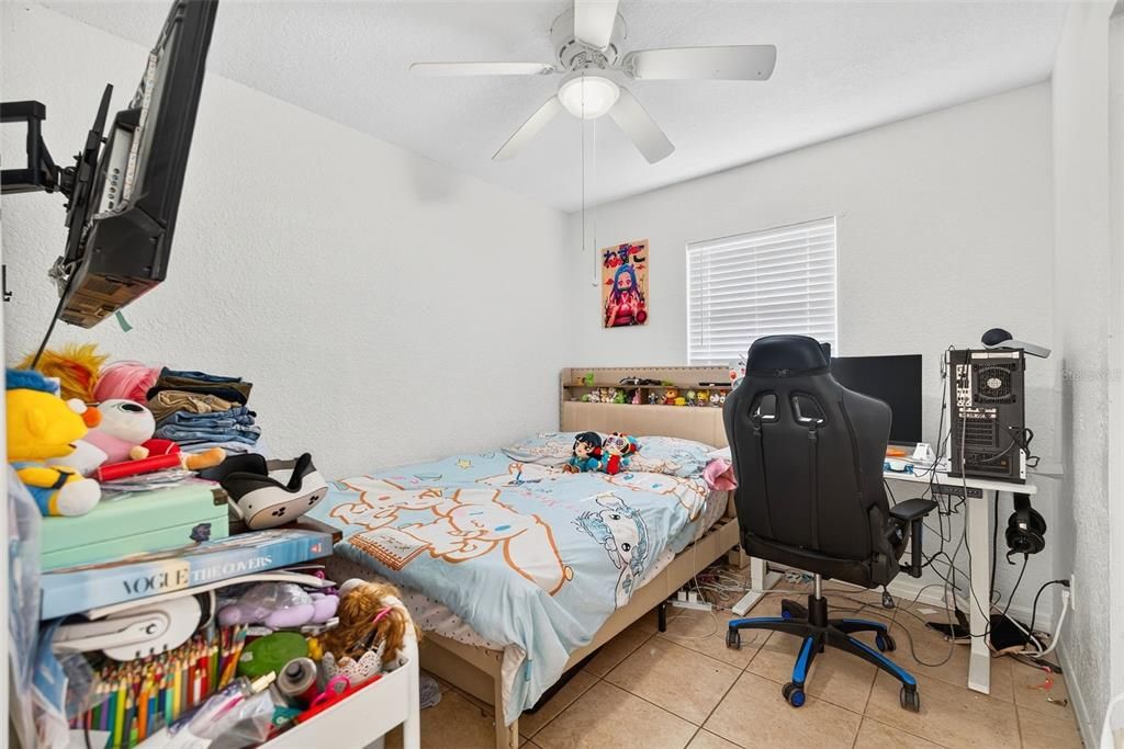 For Sale: $330,000 (3 beds, 1 baths, 999 Square Feet)