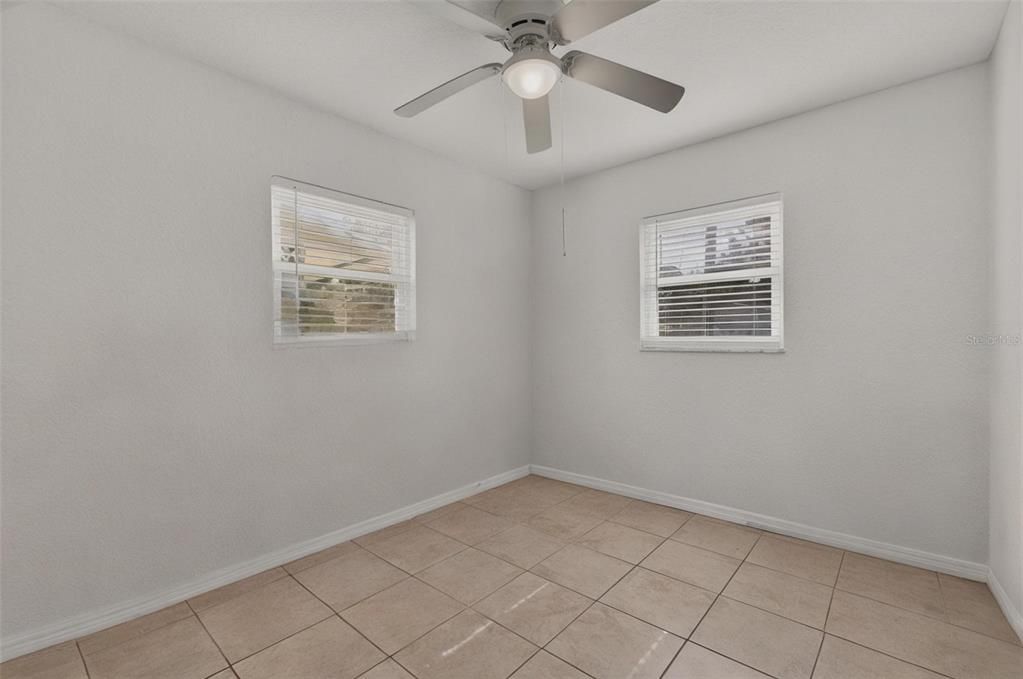 For Sale: $330,000 (3 beds, 1 baths, 999 Square Feet)