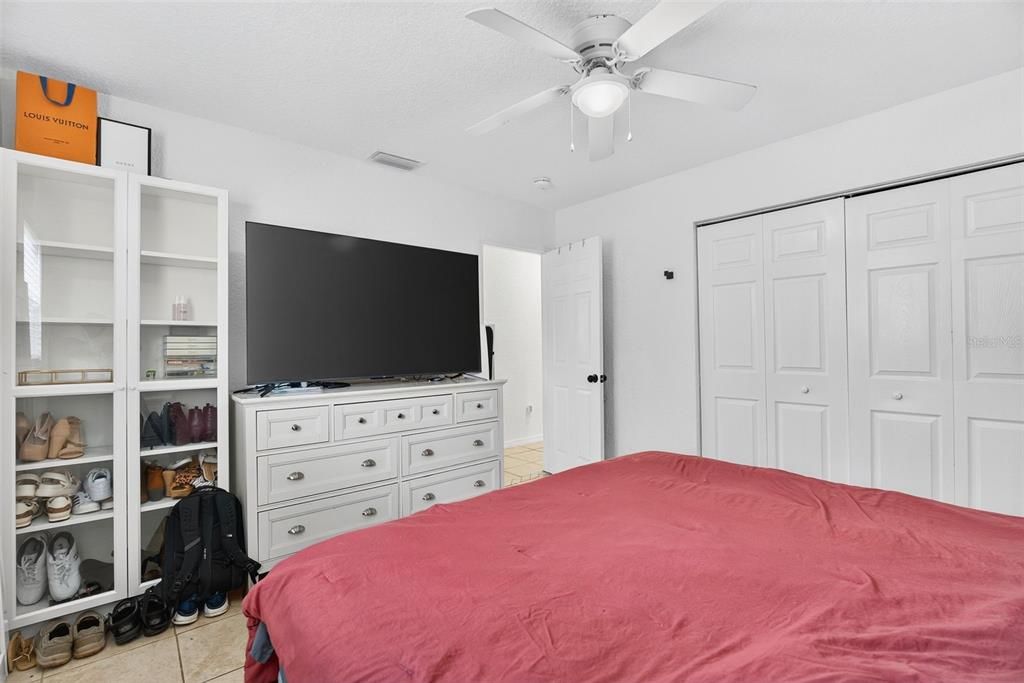 For Sale: $330,000 (3 beds, 1 baths, 999 Square Feet)