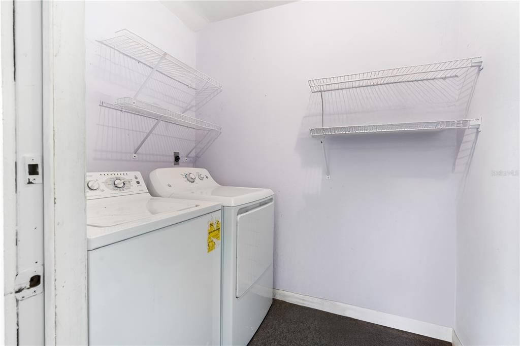 For Sale: $195,000 (2 beds, 2 baths, 1007 Square Feet)