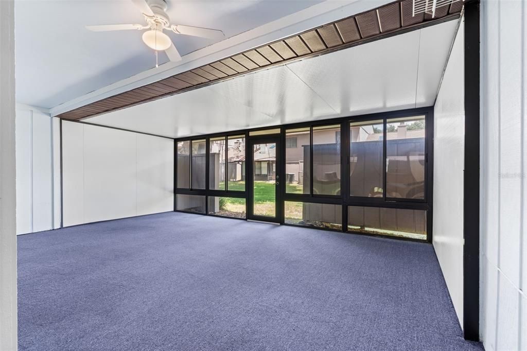 For Sale: $195,000 (2 beds, 2 baths, 1007 Square Feet)