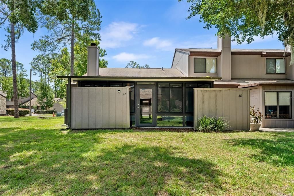 For Sale: $195,000 (2 beds, 2 baths, 1007 Square Feet)