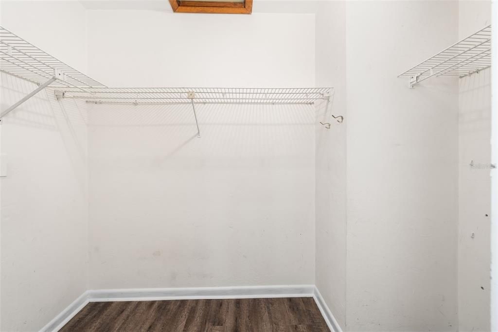 For Sale: $195,000 (2 beds, 2 baths, 1007 Square Feet)