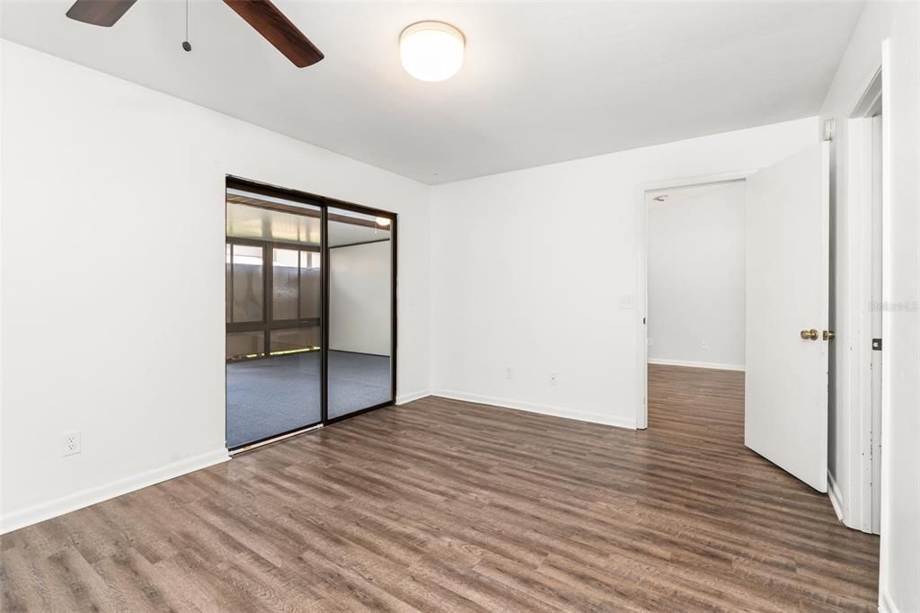 For Sale: $195,000 (2 beds, 2 baths, 1007 Square Feet)