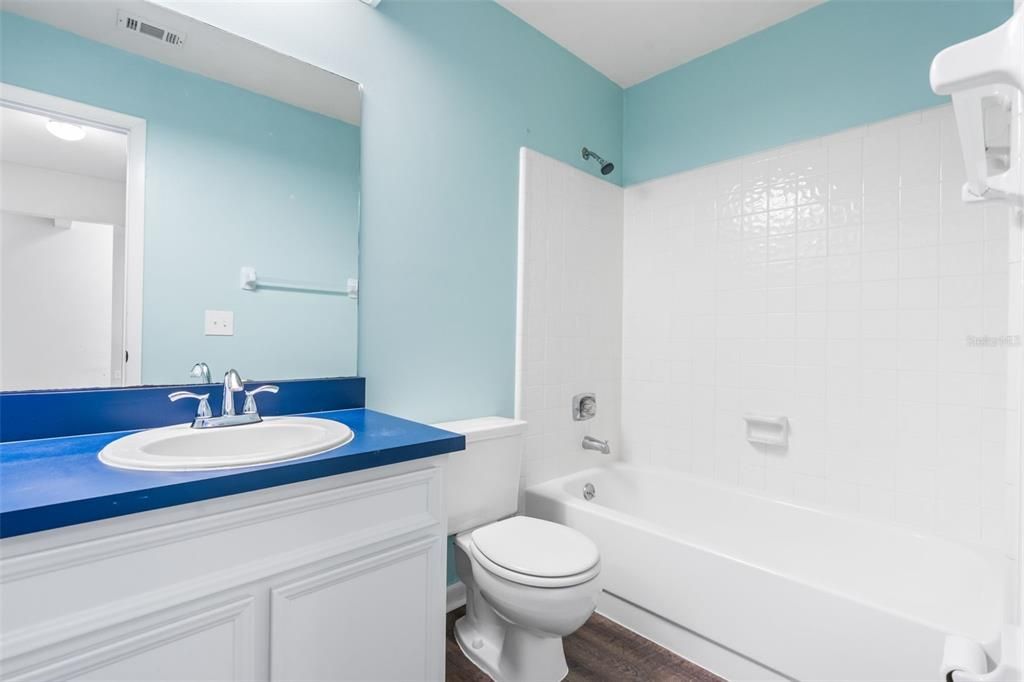 For Sale: $195,000 (2 beds, 2 baths, 1007 Square Feet)