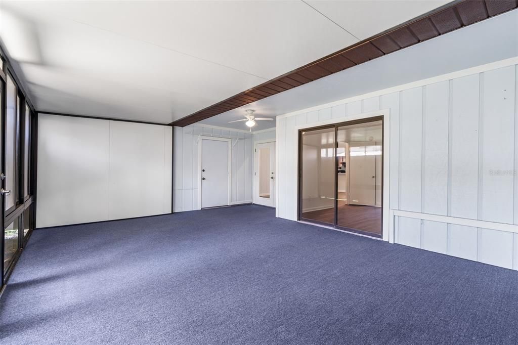 For Sale: $195,000 (2 beds, 2 baths, 1007 Square Feet)