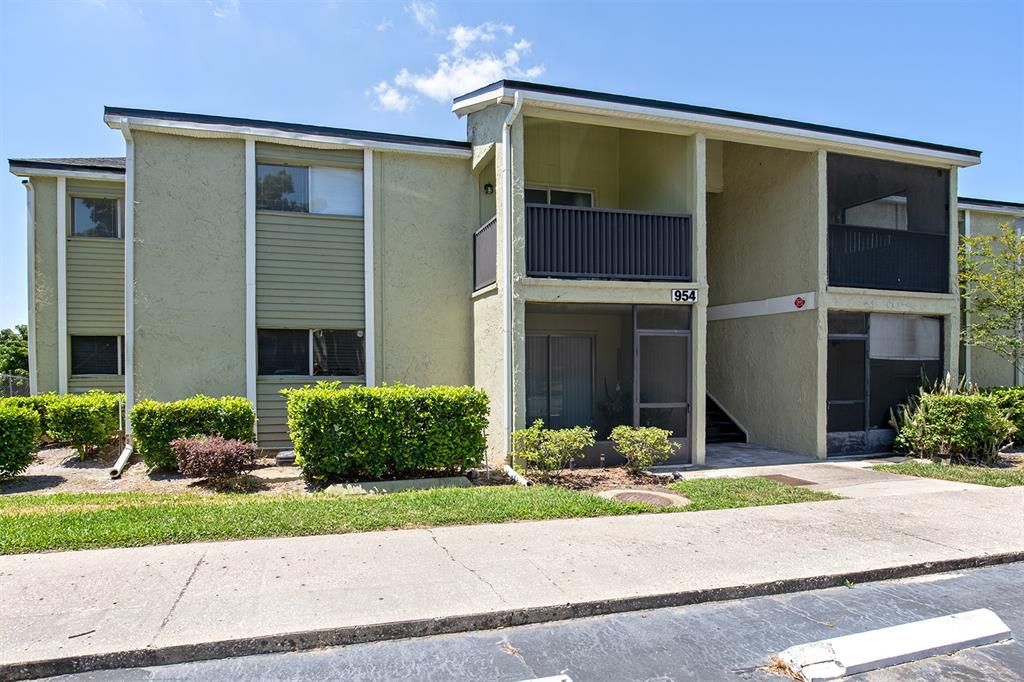 Activo con contrato: $119,900 (2 camas, 1 baños, 826 Pies cuadrados)