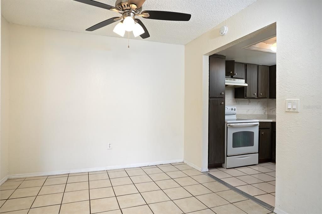 Activo con contrato: $119,900 (2 camas, 1 baños, 826 Pies cuadrados)