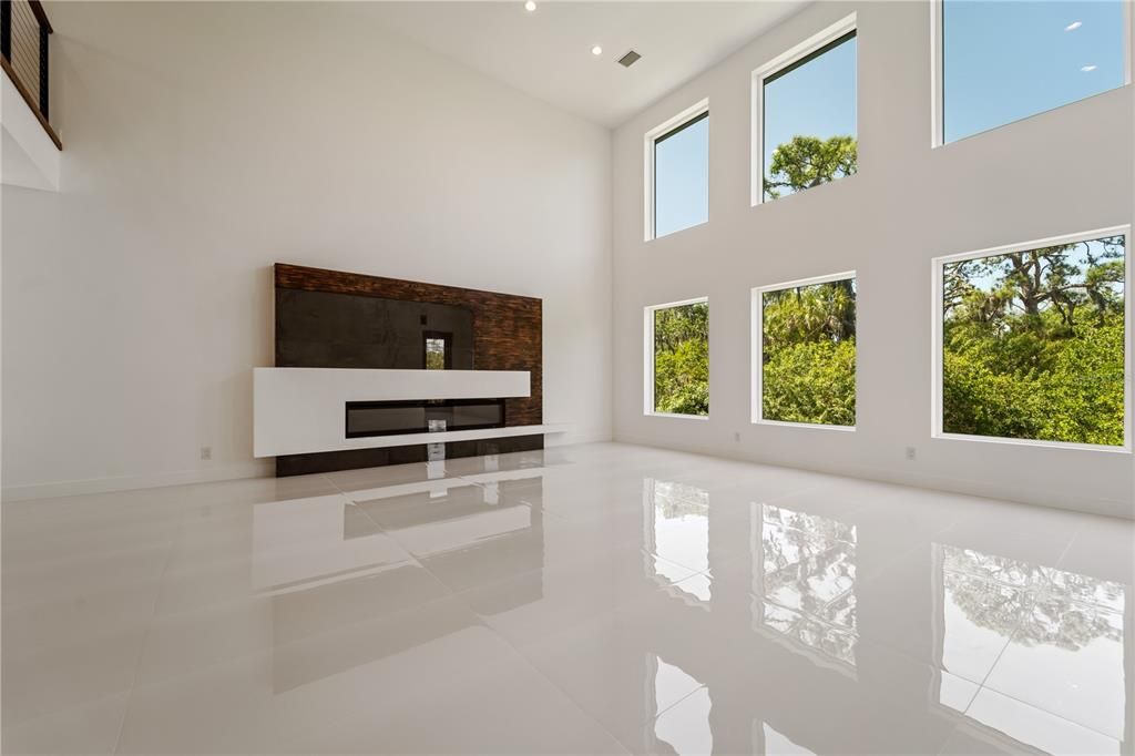 En Venta: $2,299,000 (4 camas, 3 baños, 3300 Pies cuadrados)