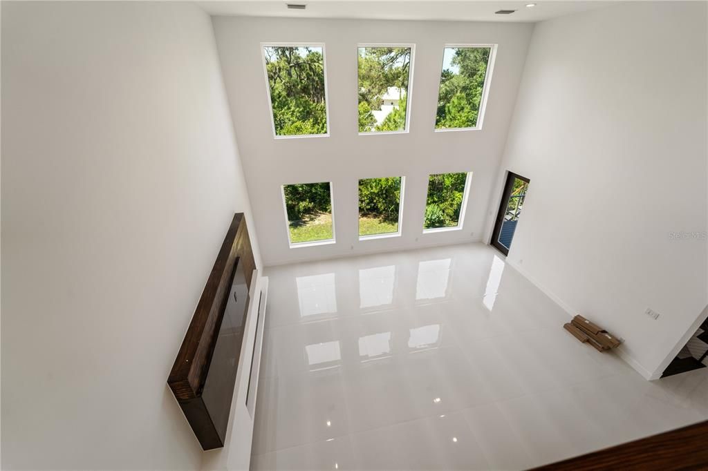 En Venta: $2,299,000 (4 camas, 3 baños, 3300 Pies cuadrados)