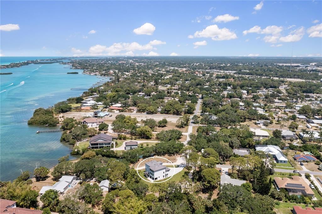 En Venta: $2,299,000 (4 camas, 3 baños, 3300 Pies cuadrados)