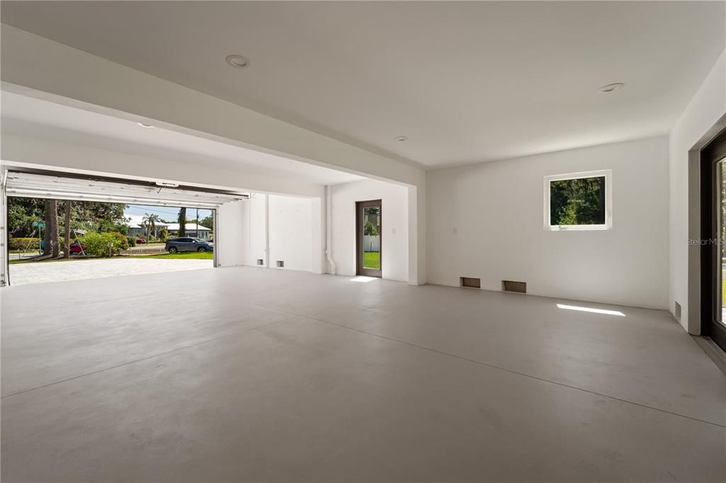 En Venta: $2,299,000 (4 camas, 3 baños, 3300 Pies cuadrados)