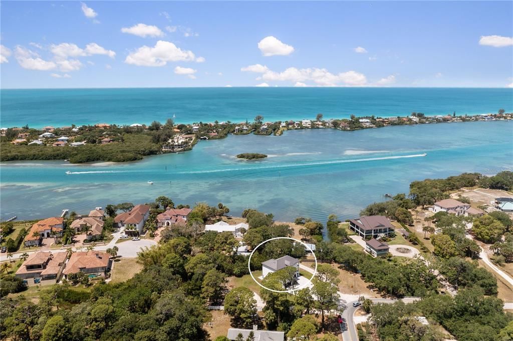 En Venta: $2,299,000 (4 camas, 3 baños, 3300 Pies cuadrados)