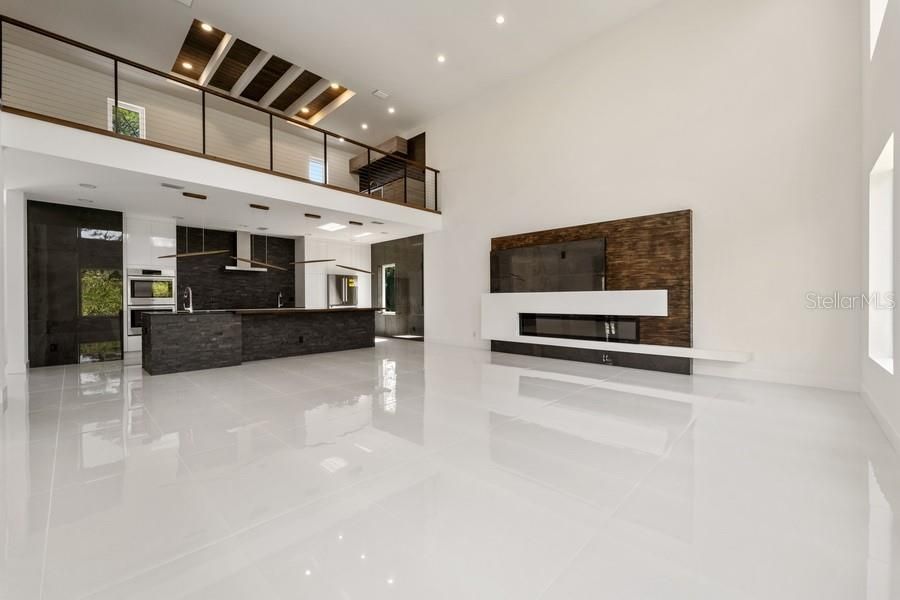 En Venta: $2,299,000 (4 camas, 3 baños, 3300 Pies cuadrados)