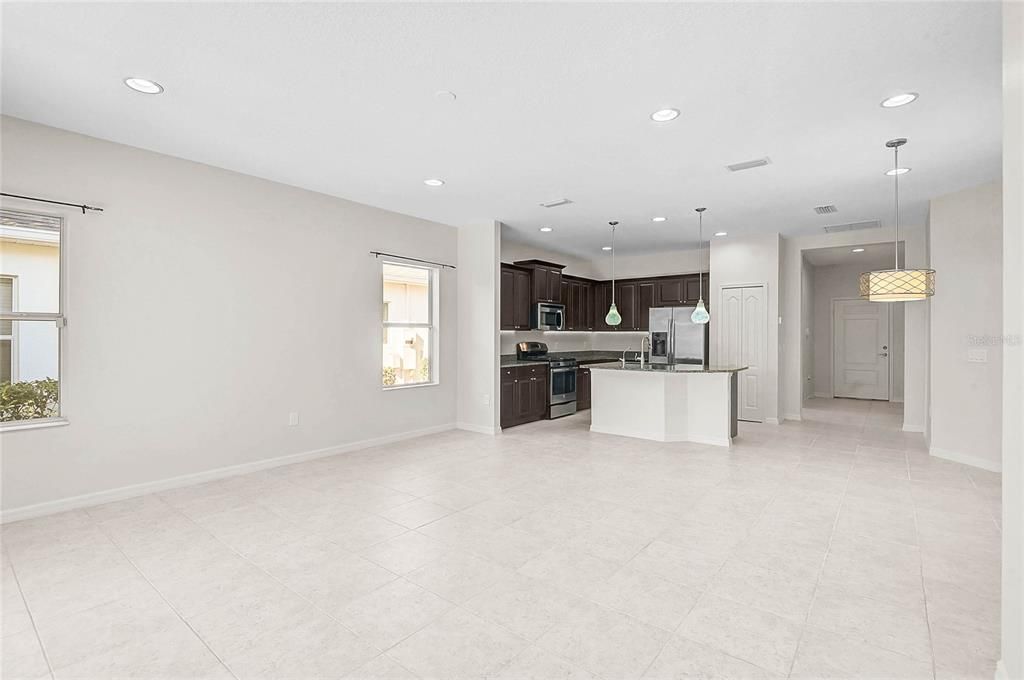 En Venta: $299,500 (2 camas, 2 baños, 1525 Pies cuadrados)