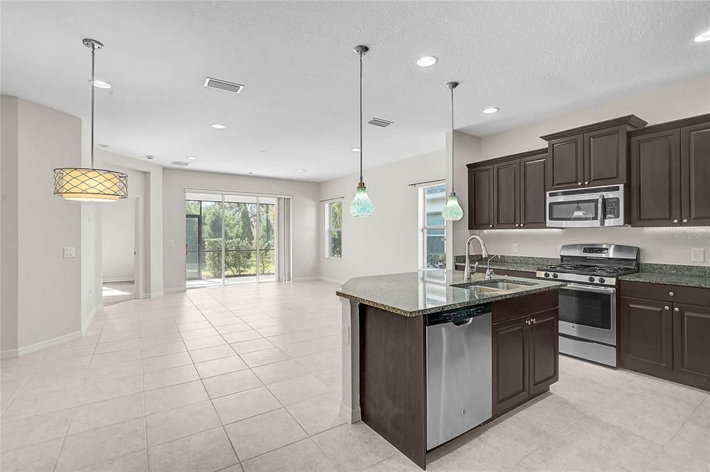 En Venta: $299,500 (2 camas, 2 baños, 1525 Pies cuadrados)