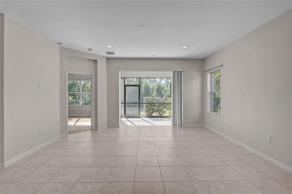 En Venta: $299,500 (2 camas, 2 baños, 1525 Pies cuadrados)