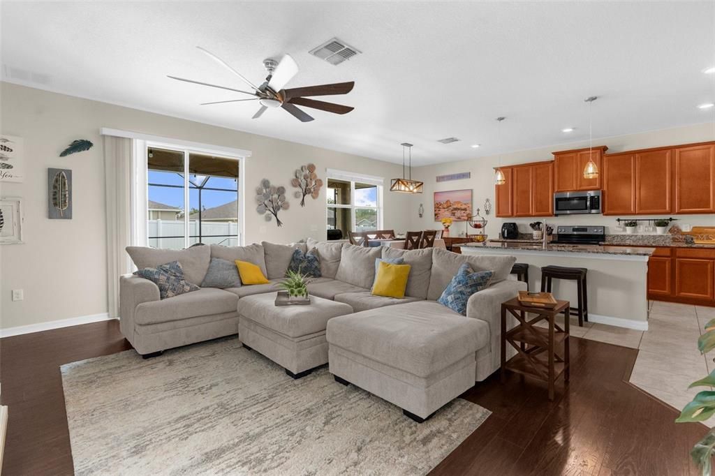 For Sale: $432,000 (4 beds, 3 baths, 2529 Square Feet)