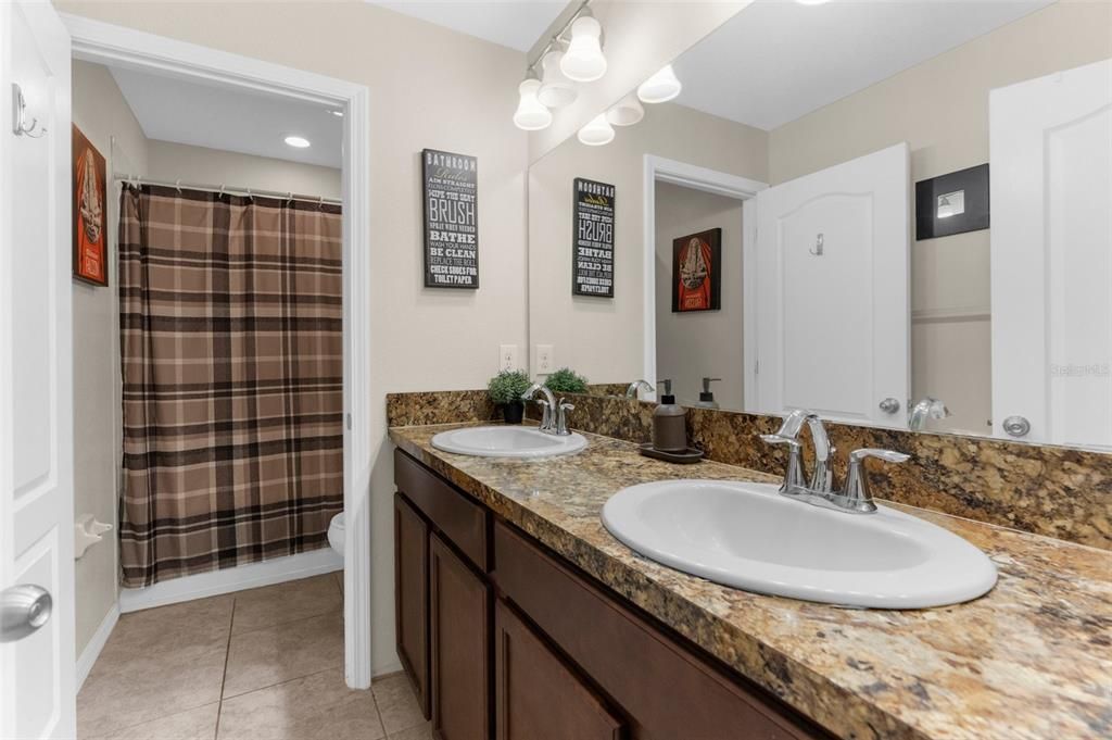 For Sale: $432,000 (4 beds, 3 baths, 2529 Square Feet)