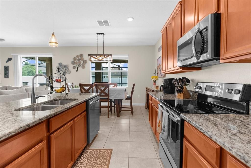 For Sale: $432,000 (4 beds, 3 baths, 2529 Square Feet)