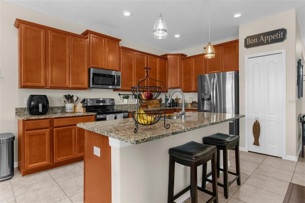 For Sale: $432,000 (4 beds, 3 baths, 2529 Square Feet)