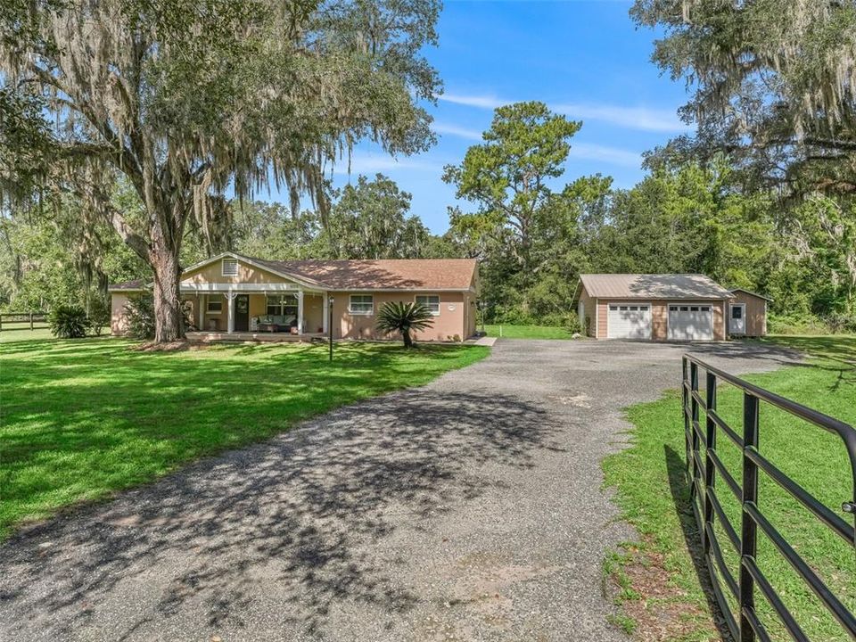 En Venta: $579,900 (3 camas, 3 baños, 2064 Pies cuadrados)