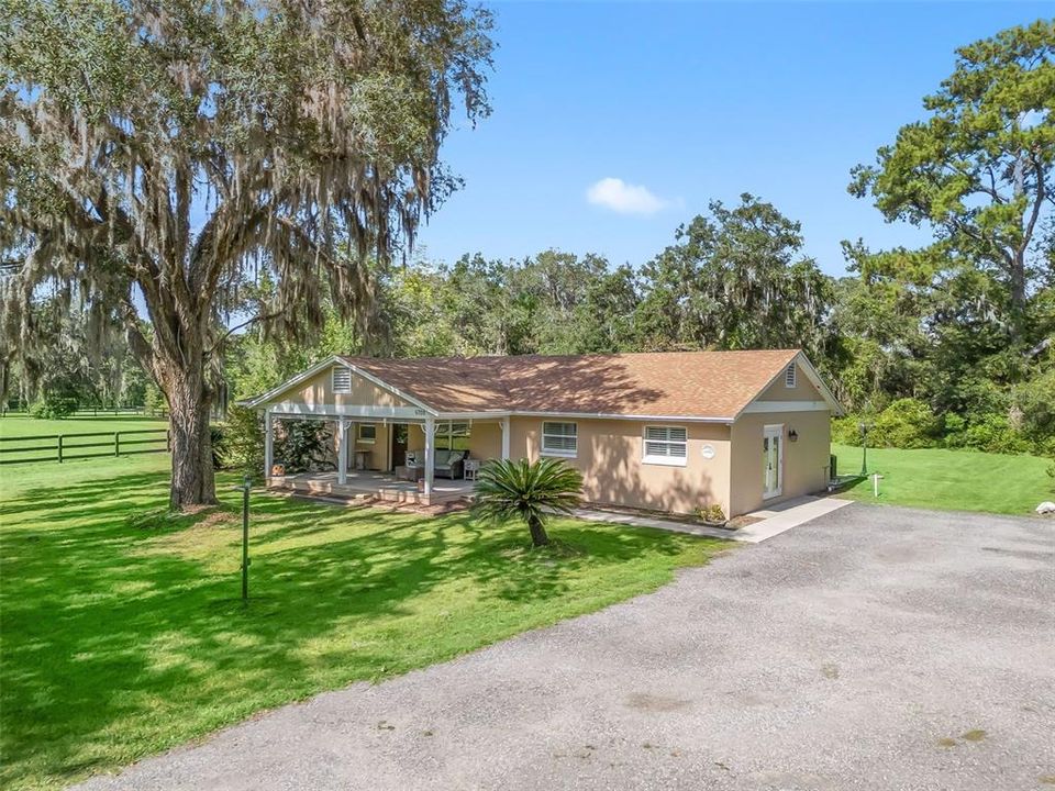 En Venta: $579,900 (3 camas, 3 baños, 2064 Pies cuadrados)