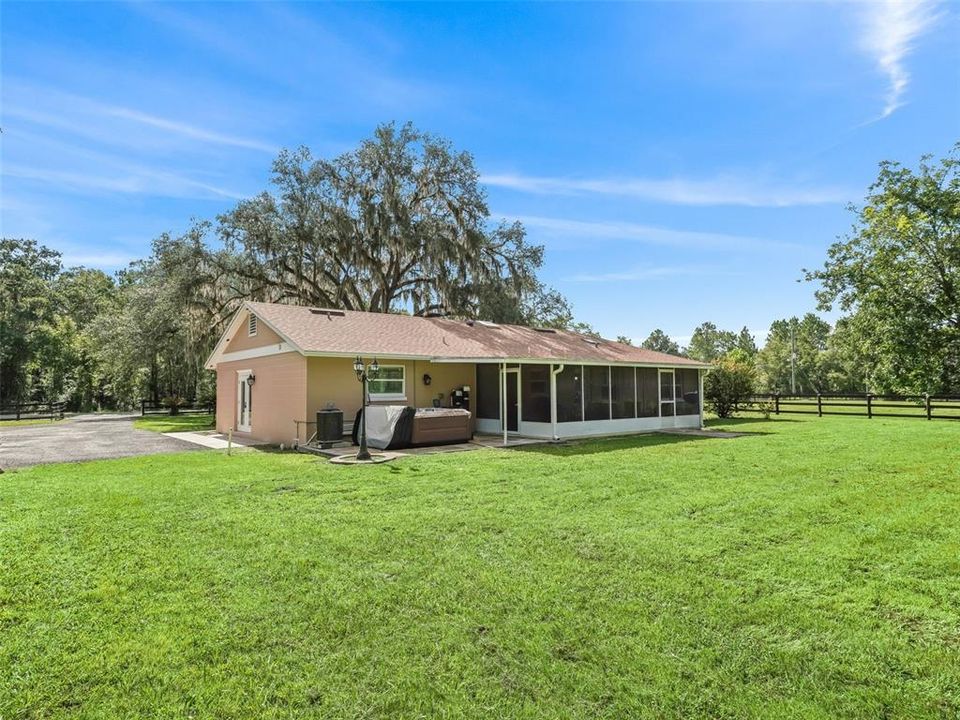 En Venta: $579,900 (3 camas, 3 baños, 2064 Pies cuadrados)