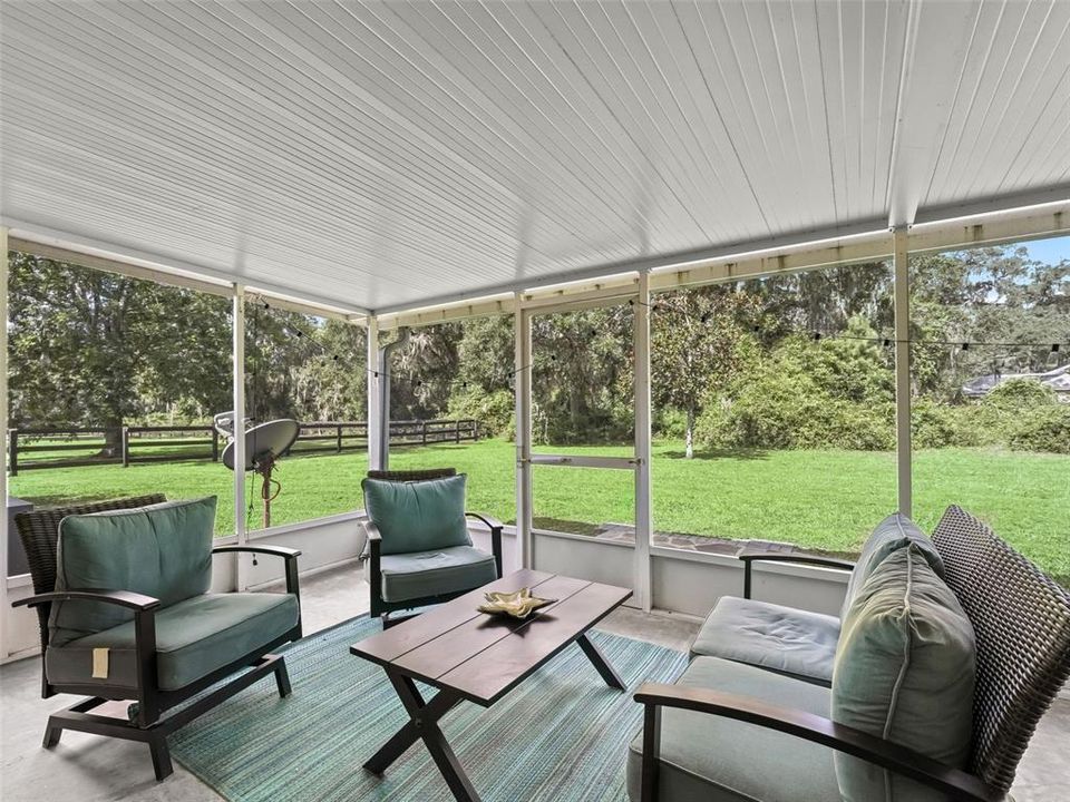 En Venta: $579,900 (3 camas, 3 baños, 2064 Pies cuadrados)