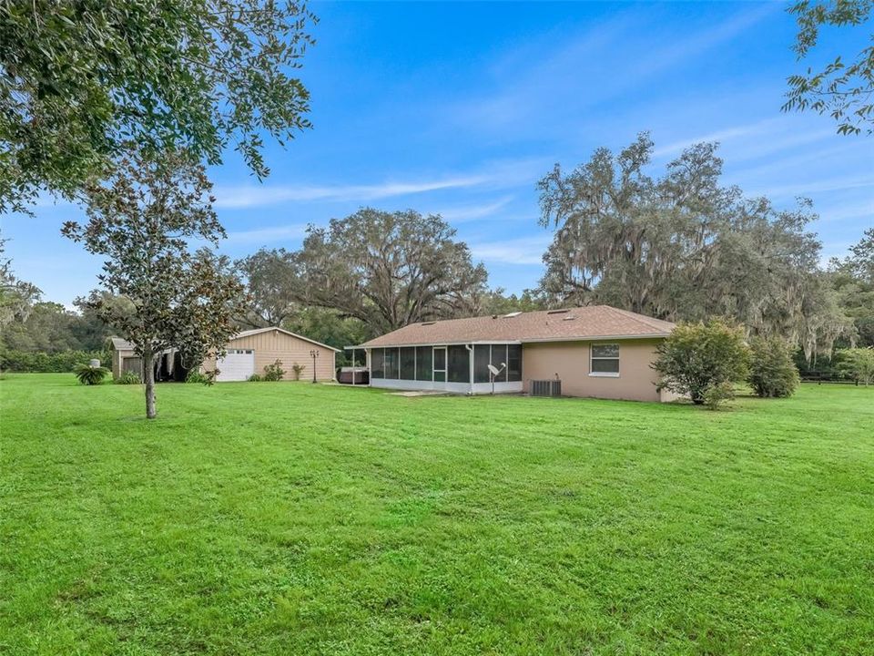 En Venta: $579,900 (3 camas, 3 baños, 2064 Pies cuadrados)