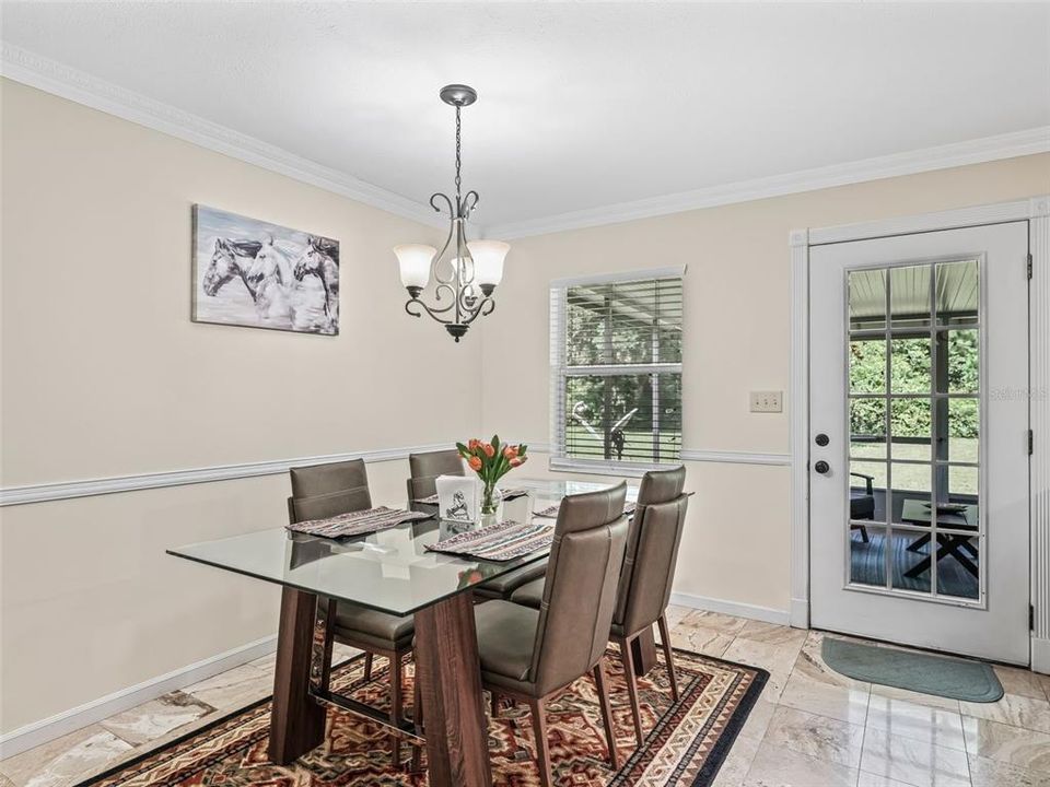 En Venta: $579,900 (3 camas, 3 baños, 2064 Pies cuadrados)