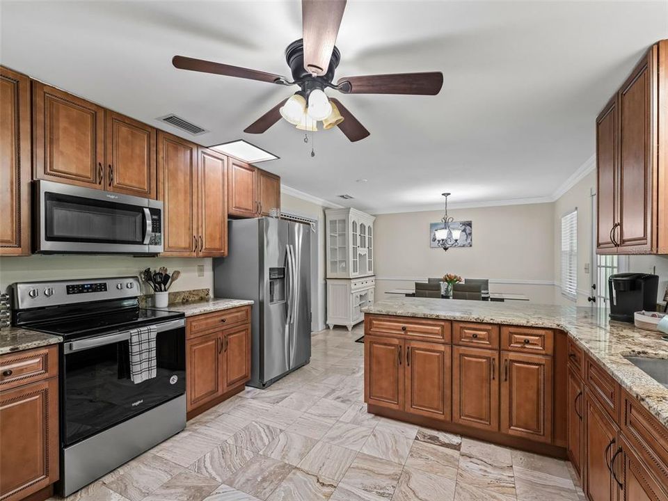 En Venta: $579,900 (3 camas, 3 baños, 2064 Pies cuadrados)