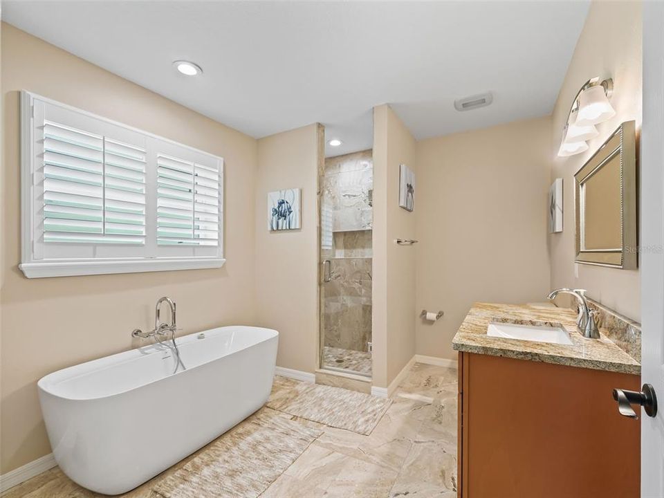 En Venta: $579,900 (3 camas, 3 baños, 2064 Pies cuadrados)