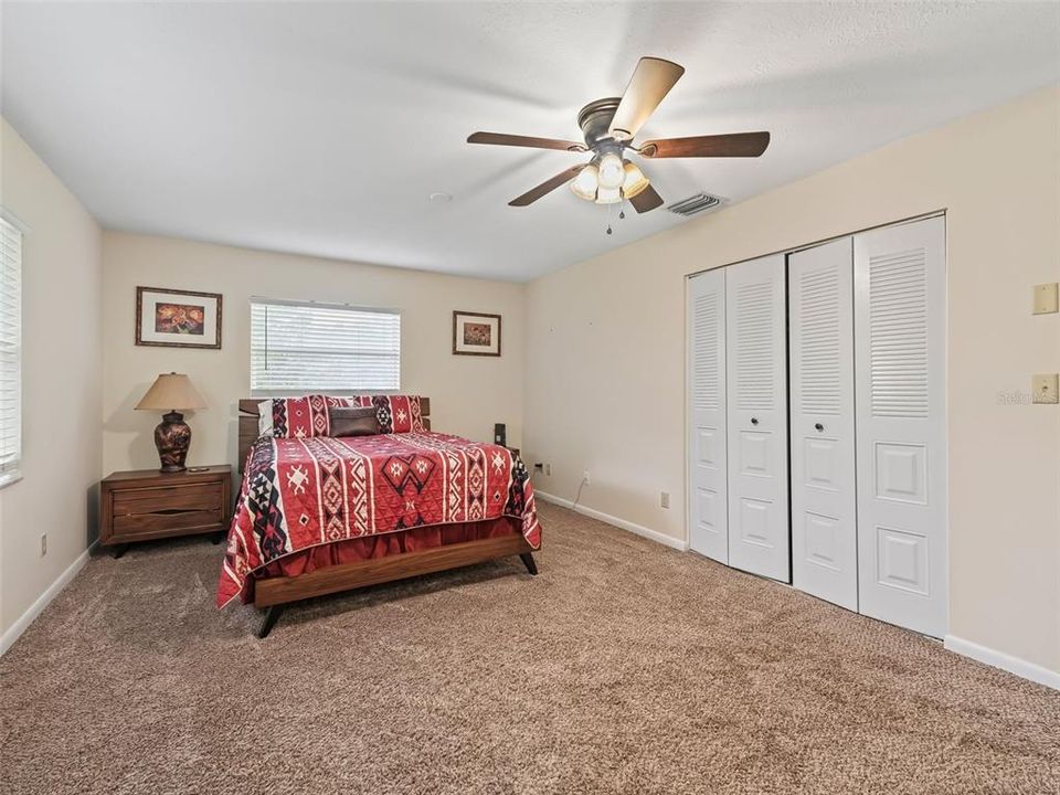 En Venta: $579,900 (3 camas, 3 baños, 2064 Pies cuadrados)