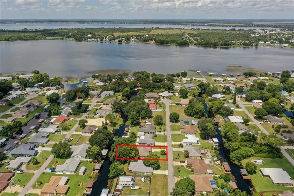 На продажу: $390,000 (2 спален, 2 ванн, 1694 Квадратных фут)