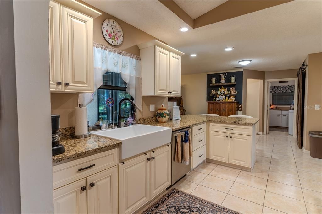 На продажу: $390,000 (2 спален, 2 ванн, 1694 Квадратных фут)