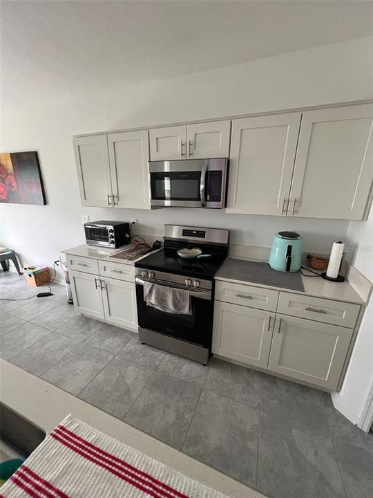 出租: $2,000 (4 贝兹, 2 浴室, 1955 平方英尺)