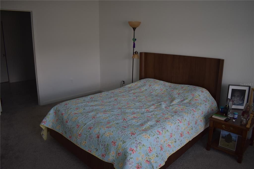 出租: $2,000 (4 贝兹, 2 浴室, 1955 平方英尺)