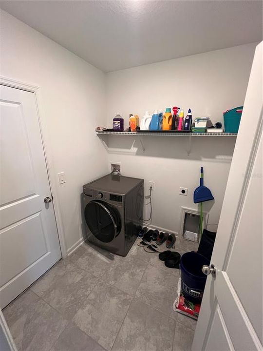 出租: $2,000 (4 贝兹, 2 浴室, 1955 平方英尺)