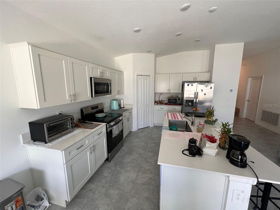 出租: $2,000 (4 贝兹, 2 浴室, 1955 平方英尺)