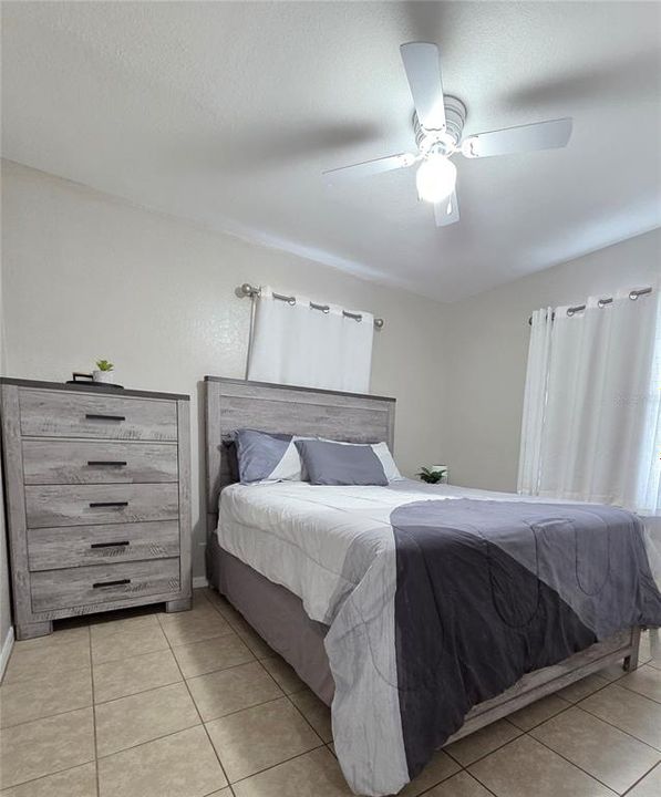 Под контрактом: $168,990 (3 спален, 1 ванн, 994 Квадратных фут)