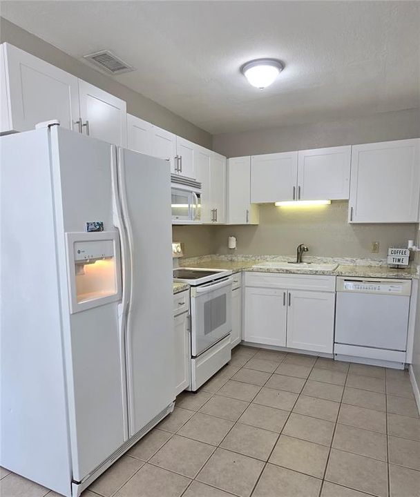 Под контрактом: $168,990 (3 спален, 1 ванн, 994 Квадратных фут)