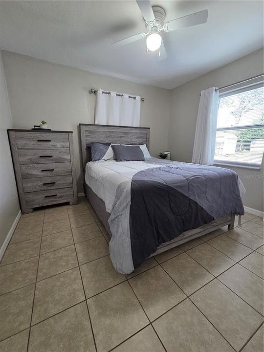 Под контрактом: $168,990 (3 спален, 1 ванн, 994 Квадратных фут)