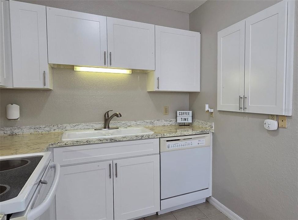 Под контрактом: $168,990 (3 спален, 1 ванн, 994 Квадратных фут)