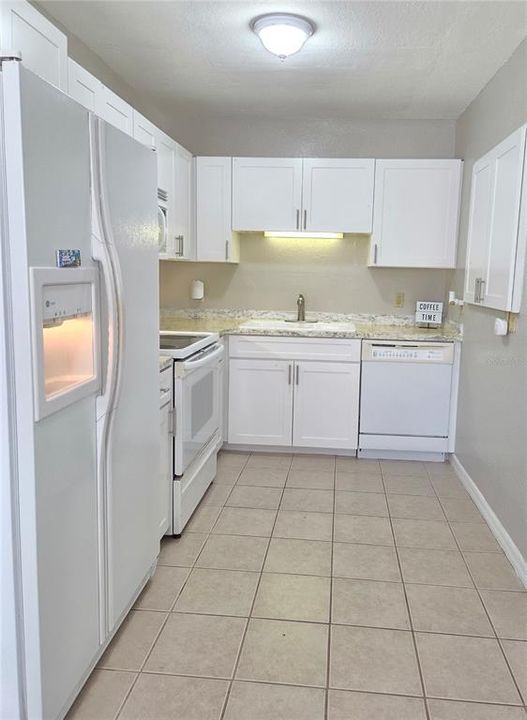 Под контрактом: $168,990 (3 спален, 1 ванн, 994 Квадратных фут)