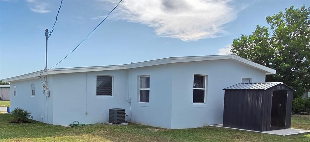 Под контрактом: $168,990 (3 спален, 1 ванн, 994 Квадратных фут)