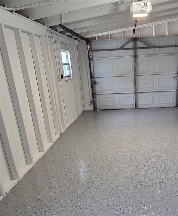 Под контрактом: $168,990 (3 спален, 1 ванн, 994 Квадратных фут)