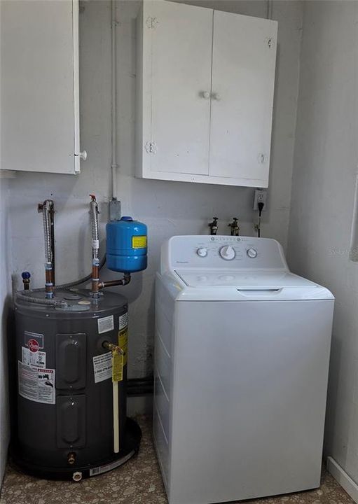 Под контрактом: $168,990 (3 спален, 1 ванн, 994 Квадратных фут)